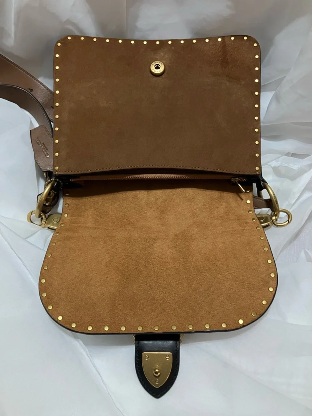 Beat Bag Colorblock Gold Rivets - Picture 7 of 11